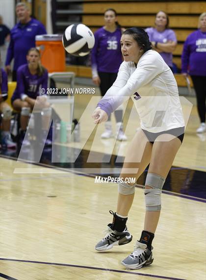 Thumbnail 1 in Fort Wayne Snider vs Leo (Leo Invite) photogallery.