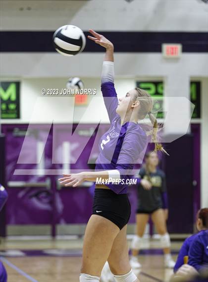 Thumbnail 2 in Fort Wayne Snider vs Leo (Leo Invite) photogallery.