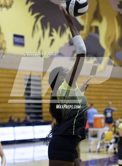 Thumbnail 1 in Fort Wayne Snider vs Leo (Leo Invite) photogallery.