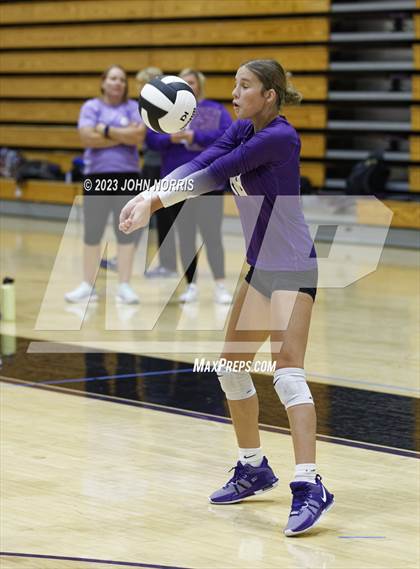 Thumbnail 3 in Fort Wayne Snider vs Leo (Leo Invite) photogallery.
