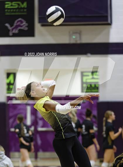 Thumbnail 3 in Fort Wayne Snider vs Leo (Leo Invite) photogallery.