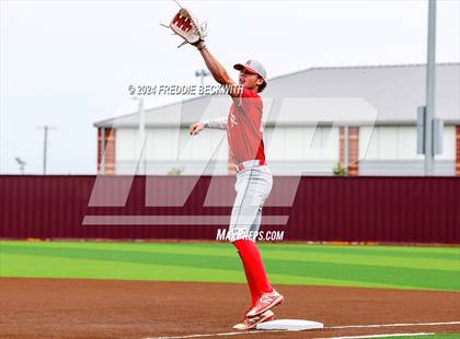 Thumbnail 3 in Sam Rayburn vs. Lindsay (UIL 2A Area Playoff) photogallery.