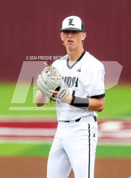 Thumbnail 1 in Sam Rayburn vs. Lindsay (UIL 2A Area Playoff) photogallery.