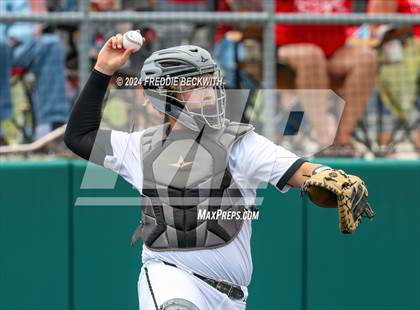 Thumbnail 1 in Sam Rayburn vs. Lindsay (UIL 2A Area Playoff) photogallery.