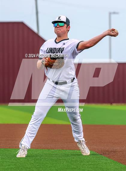 Thumbnail 1 in Sam Rayburn vs. Lindsay (UIL 2A Area Playoff) photogallery.