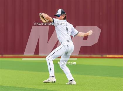 Thumbnail 2 in Sam Rayburn vs. Lindsay (UIL 2A Area Playoff) photogallery.
