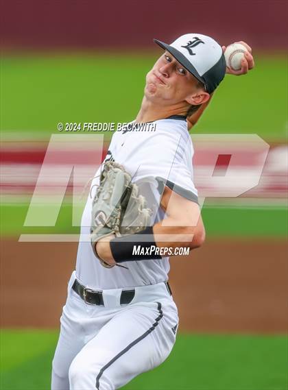 Thumbnail 1 in Sam Rayburn vs. Lindsay (UIL 2A Area Playoff) photogallery.