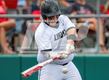 Thumbnail 3 in Sam Rayburn vs. Lindsay (UIL 2A Area Playoff) photogallery.