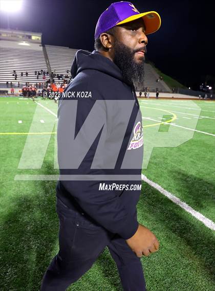Thumbnail 1 in Lynwood vs. Gladstone (CIF SS Playoffs D14) photogallery.