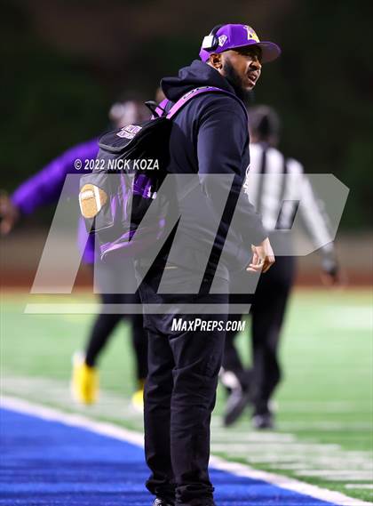 Thumbnail 2 in Lynwood vs. Gladstone (CIF SS Playoffs D14) photogallery.