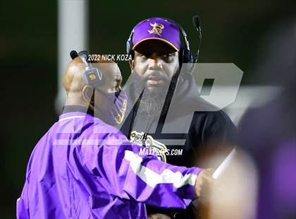 Thumbnail 2 in Lynwood vs. Gladstone (CIF SS Playoffs D14) photogallery.