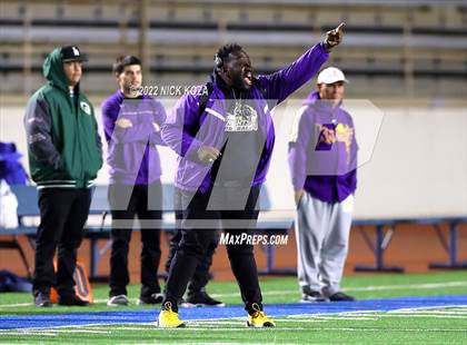 Thumbnail 3 in Lynwood vs. Gladstone (CIF SS Playoffs D14) photogallery.