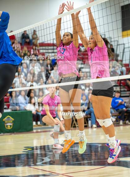 Thumbnail 3 in Rancho Bernardo vs. Eastlake (San Diego CIF Division 1 Final) photogallery.