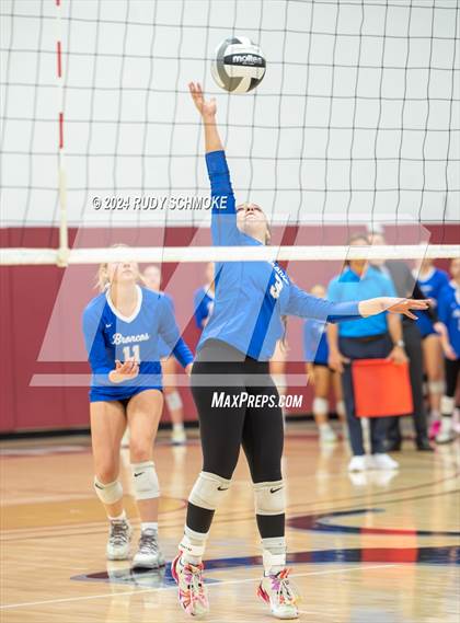 Thumbnail 2 in Rancho Bernardo vs. Eastlake (San Diego CIF Division 1 Final) photogallery.