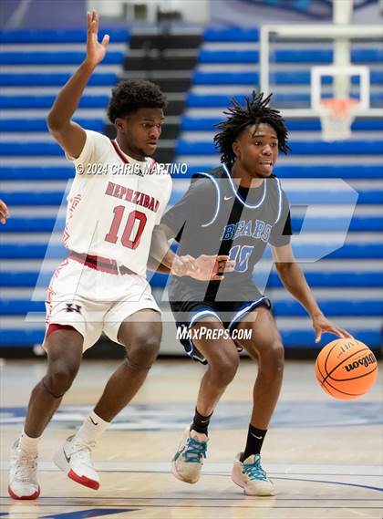 Thumbnail 3 in Hephzibah vs Burke County (100 Black Men of Augusta Thanksgiving Classic) photogallery.