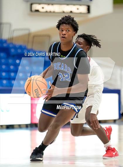 Thumbnail 2 in Hephzibah vs Burke County (100 Black Men of Augusta Thanksgiving Classic) photogallery.
