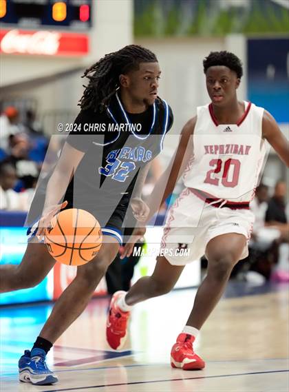 Thumbnail 3 in Hephzibah vs Burke County (100 Black Men of Augusta Thanksgiving Classic) photogallery.