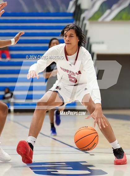 Thumbnail 3 in Hephzibah vs Burke County (100 Black Men of Augusta Thanksgiving Classic) photogallery.