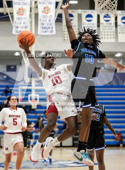 Thumbnail 2 in Hephzibah vs Burke County (100 Black Men of Augusta Thanksgiving Classic) photogallery.
