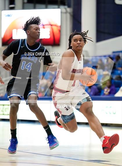 Thumbnail 2 in Hephzibah vs Burke County (100 Black Men of Augusta Thanksgiving Classic) photogallery.