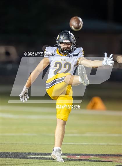 Thumbnail 3 in Shawnee Mission West @ Olathe East photogallery.