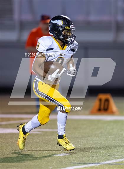 Thumbnail 3 in Shawnee Mission West @ Olathe East photogallery.