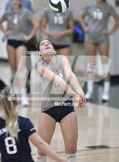 Thumbnail 2 in Menlo School vs. Newport Harbor (Dave Mohs Tournament) photogallery.
