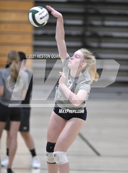 Thumbnail 2 in Menlo School vs. Newport Harbor (Dave Mohs Tournament) photogallery.