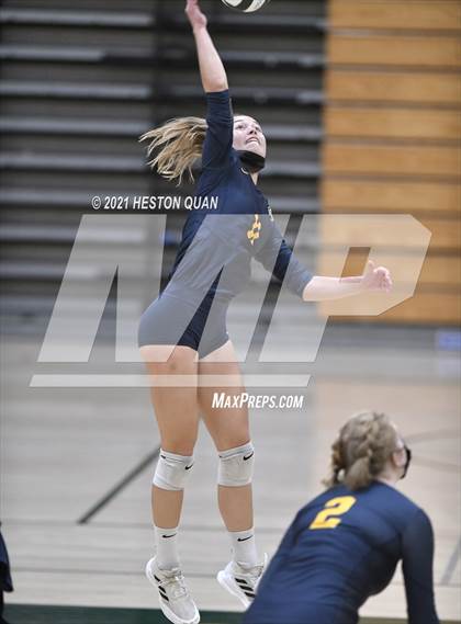 Thumbnail 2 in Menlo School vs. Newport Harbor (Dave Mohs Tournament) photogallery.