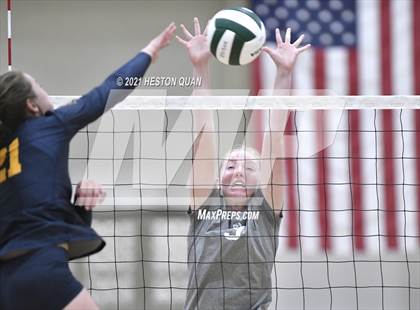 Thumbnail 3 in Menlo School vs. Newport Harbor (Dave Mohs Tournament) photogallery.