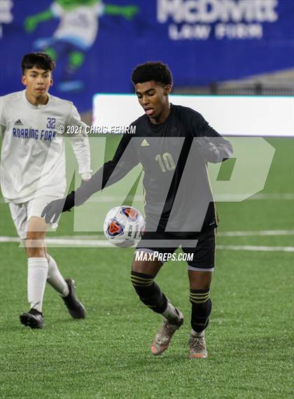 Thumbnail 2 in Roaring Fork vs. Jefferson Academy (CHSAA 3A Final) photogallery.