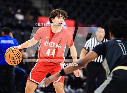Thumbnail 2 in  St. John Bosco vs Mater Dei (Trinity-Mission League Show) photogallery.