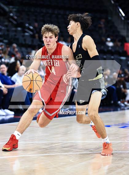 Thumbnail 3 in  St. John Bosco vs Mater Dei (Trinity-Mission League Show) photogallery.