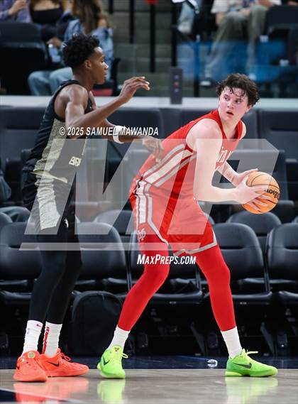 Thumbnail 2 in  St. John Bosco vs Mater Dei (Trinity-Mission League Show) photogallery.