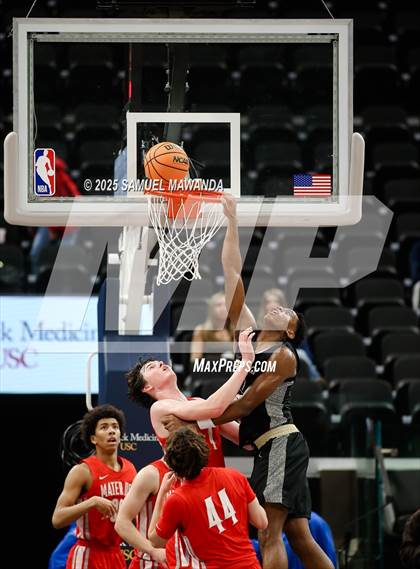 Thumbnail 2 in  St. John Bosco vs Mater Dei (Trinity-Mission League Show) photogallery.