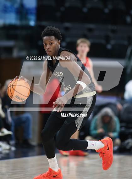 Thumbnail 3 in  St. John Bosco vs Mater Dei (Trinity-Mission League Show) photogallery.
