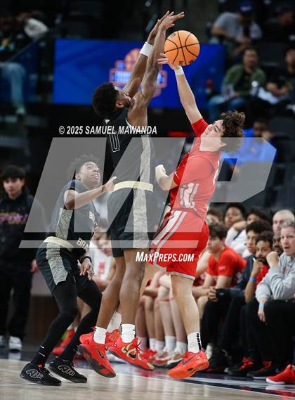 Thumbnail 3 in  St. John Bosco vs Mater Dei (Trinity-Mission League Show) photogallery.