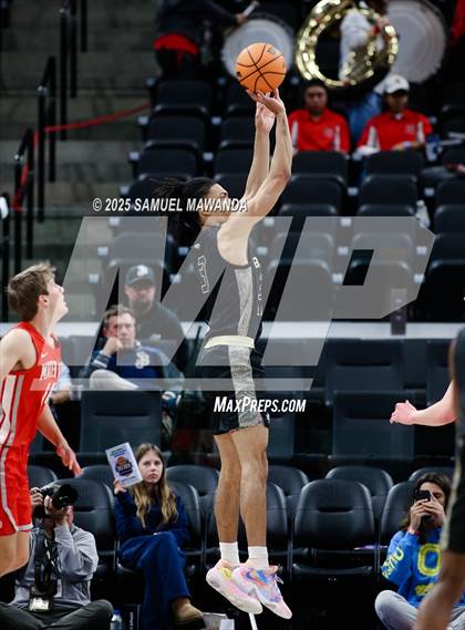 Thumbnail 2 in  St. John Bosco vs Mater Dei (Trinity-Mission League Show) photogallery.