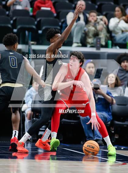 Thumbnail 2 in  St. John Bosco vs Mater Dei (Trinity-Mission League Show) photogallery.