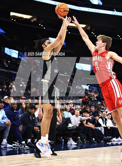 Thumbnail 2 in  St. John Bosco vs Mater Dei (Trinity-Mission League Show) photogallery.