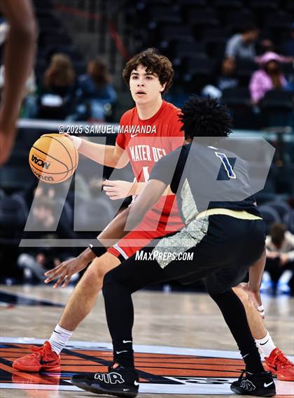 Thumbnail 2 in  St. John Bosco vs Mater Dei (Trinity-Mission League Show) photogallery.