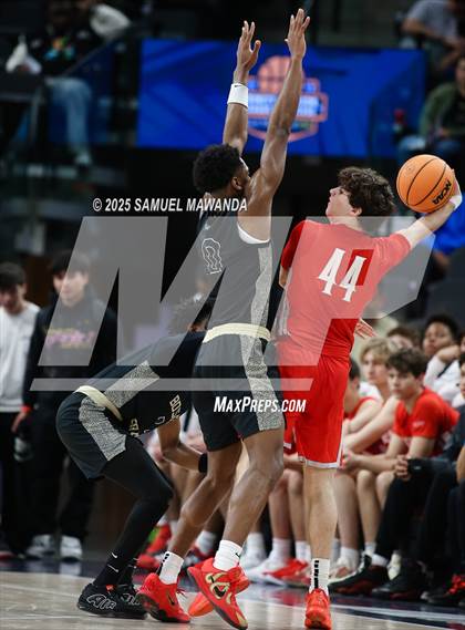 Thumbnail 1 in  St. John Bosco vs Mater Dei (Trinity-Mission League Show) photogallery.