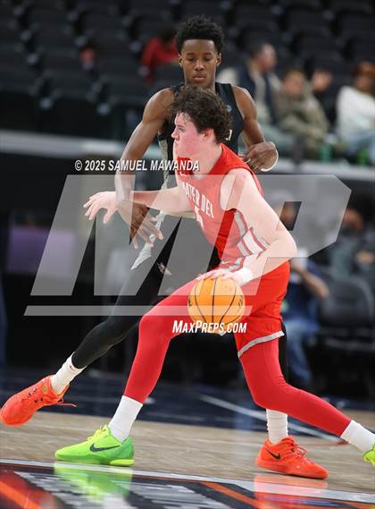 Thumbnail 3 in  St. John Bosco vs Mater Dei (Trinity-Mission League Show) photogallery.