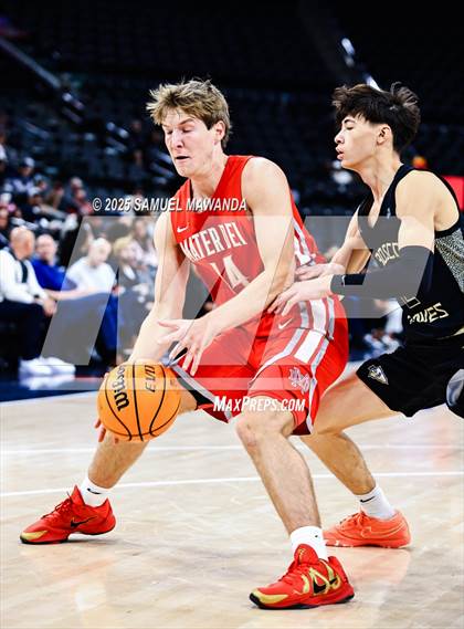 Thumbnail 3 in  St. John Bosco vs Mater Dei (Trinity-Mission League Show) photogallery.
