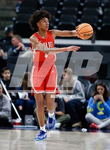 Thumbnail 1 in  St. John Bosco vs Mater Dei (Trinity-Mission League Show) photogallery.