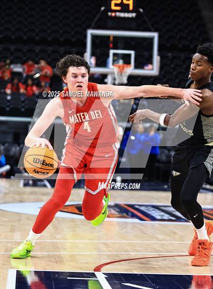 Thumbnail 3 in  St. John Bosco vs Mater Dei (Trinity-Mission League Show) photogallery.