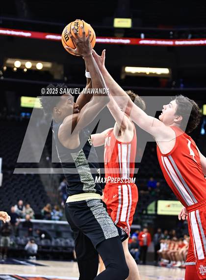 Thumbnail 1 in  St. John Bosco vs Mater Dei (Trinity-Mission League Show) photogallery.