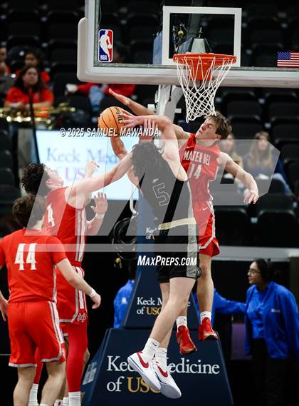 Thumbnail 1 in  St. John Bosco vs Mater Dei (Trinity-Mission League Show) photogallery.