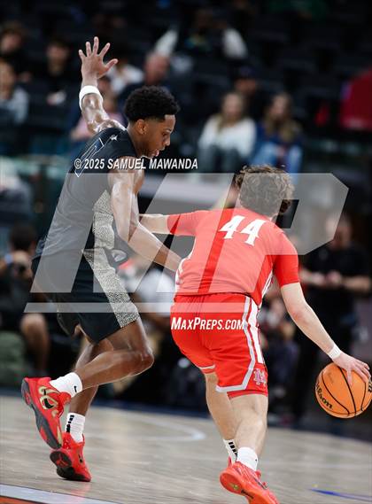 Thumbnail 2 in  St. John Bosco vs Mater Dei (Trinity-Mission League Show) photogallery.