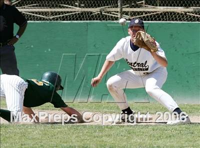 Thumbnail 2 in Mariposa vs Central Catholic (D5 Section Final) photogallery.